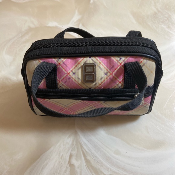 Nintendo DSI Bundle - Picture 8 of 10